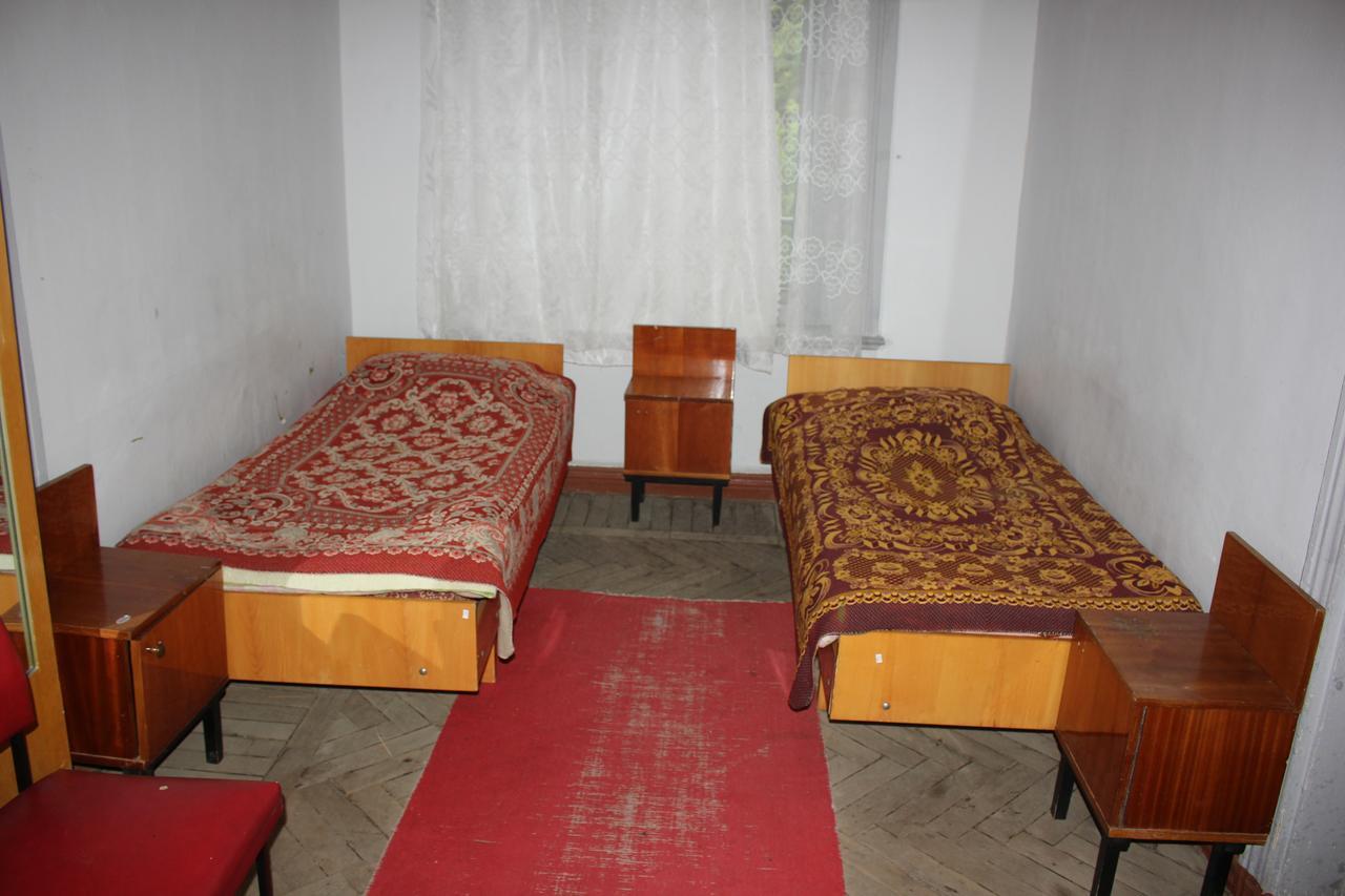 Firuza Hostel Borjomi Ngoại thất bức ảnh